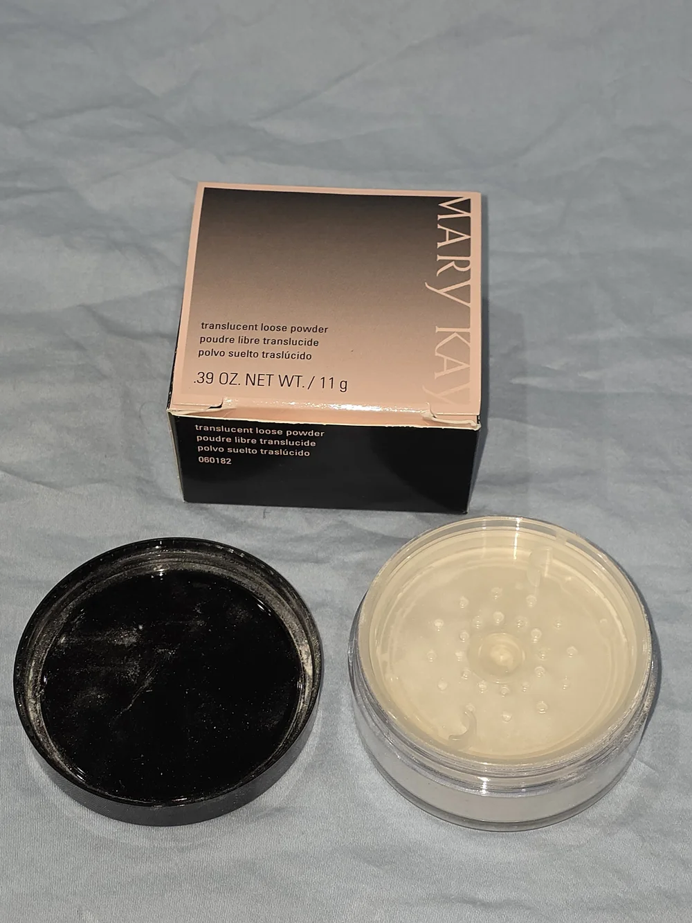 Mary Kay Translucent Loose Powder - Light Beige NEW